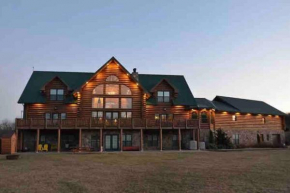 Gorgeous lodge, 100 acres 15 min to Indiana PA